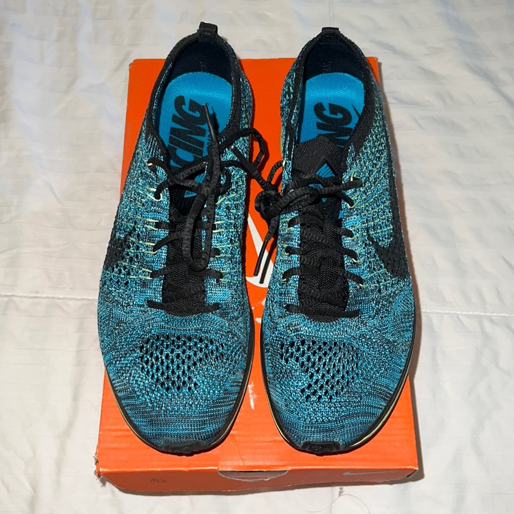 🔴ON SALE🔴 Women’s Flyknit Racers
